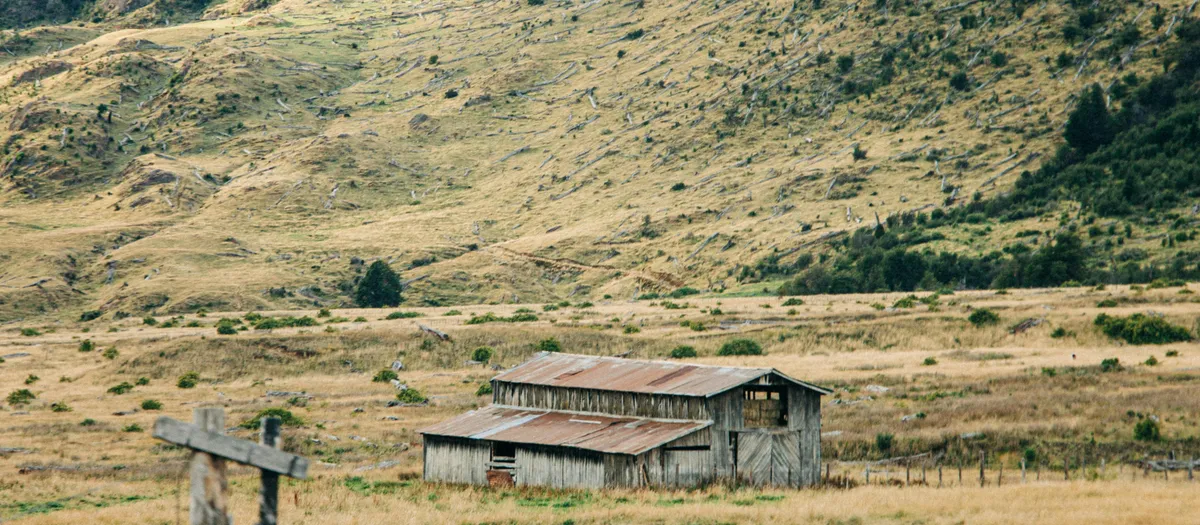 Construcción de campo en el sur de Chile